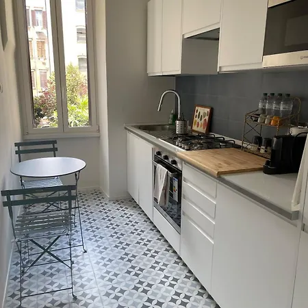 Testaccio Sul Tevere Romantic Historical Close Fao רומא